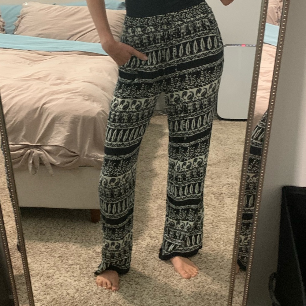 Beachy flowy print pants